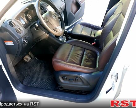 Білий Фольксваген Тігуан, об'ємом двигуна 2 л та пробігом 52 тис. км за 16400 $, фото 4 на Automoto.ua