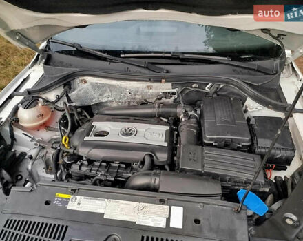 Білий Фольксваген Тігуан, об'ємом двигуна 2 л та пробігом 140 тис. км за 12300 $, фото 12 на Automoto.ua