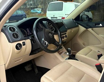 Белый Фольксваген Тигуан, объемом двигателя 2 л и пробегом 130 тыс. км за 12700 $, фото 6 на Automoto.ua