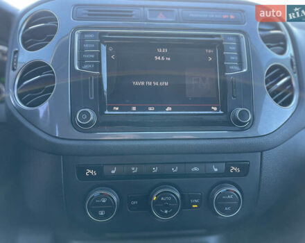 Белый Фольксваген Тигуан, объемом двигателя 2 л и пробегом 167 тыс. км за 14400 $, фото 17 на Automoto.ua