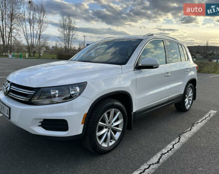 Білий Фольксваген Тігуан, об'ємом двигуна 1.98 л та пробігом 140 тис. км за 14000 $, фото 2 на Automoto.ua