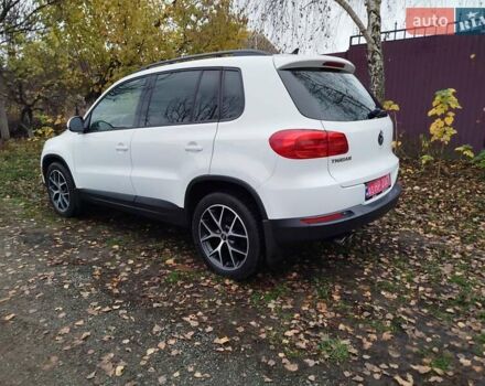 Белый Фольксваген Тигуан, объемом двигателя 2 л и пробегом 195 тыс. км за 13500 $, фото 4 на Automoto.ua