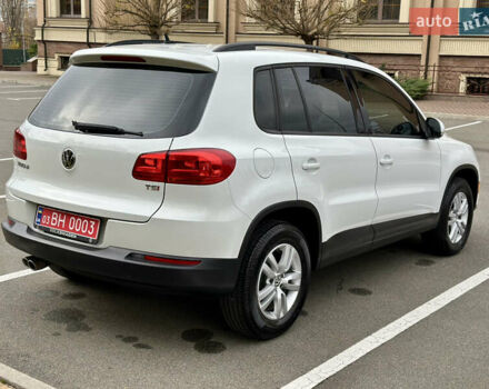 Белый Фольксваген Тигуан, объемом двигателя 2 л и пробегом 228 тыс. км за 12999 $, фото 7 на Automoto.ua