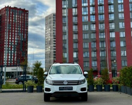 Білий Фольксваген Тігуан, об'ємом двигуна 2 л та пробігом 156 тис. км за 15500 $, фото 1 на Automoto.ua