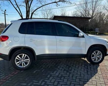 Белый Фольксваген Тигуан, объемом двигателя 2 л и пробегом 162 тыс. км за 8000 $, фото 3 на Automoto.ua