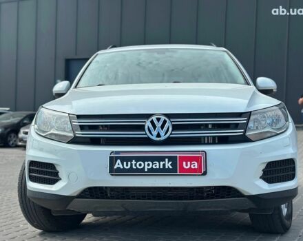 Белый Фольксваген Тигуан, объемом двигателя 2 л и пробегом 152 тыс. км за 15290 $, фото 1 на Automoto.ua