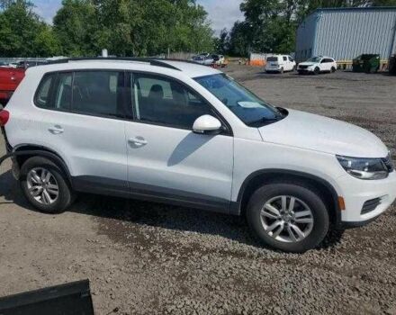 Білий Фольксваген Тігуан, об'ємом двигуна 2 л та пробігом 66 тис. км за 2000 $, фото 3 на Automoto.ua