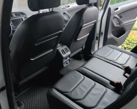 Белый Фольксваген Тигуан, объемом двигателя 1.97 л и пробегом 137 тыс. км за 28999 $, фото 6 на Automoto.ua