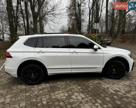 Белый Фольксваген Тигуан, объемом двигателя 2 л и пробегом 120 тыс. км за 22200 $, фото 8 на Automoto.ua
