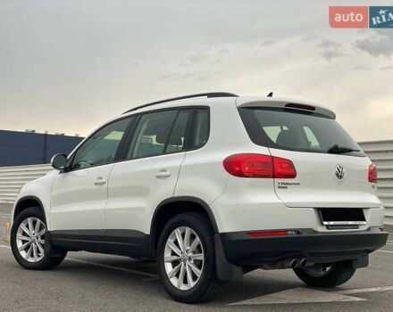 Білий Фольксваген Тігуан, об'ємом двигуна 1.98 л та пробігом 120 тис. км за 14000 $, фото 2 на Automoto.ua