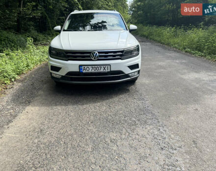 Белый Фольксваген Тигуан, объемом двигателя 1.97 л и пробегом 282 тыс. км за 22500 $, фото 1 на Automoto.ua