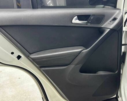 Білий Фольксваген Тігуан, об'ємом двигуна 2 л та пробігом 166 тис. км за 14200 $, фото 14 на Automoto.ua