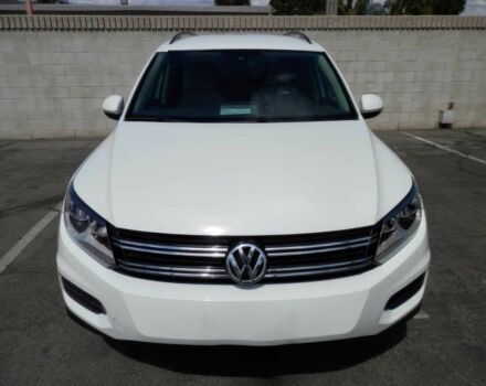 Белый Фольксваген Тигуан, объемом двигателя 2 л и пробегом 61 тыс. км за 8000 $, фото 1 на Automoto.ua