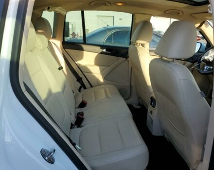 Білий Фольксваген Тігуан, об'ємом двигуна 2 л та пробігом 133 тис. км за 8300 $, фото 10 на Automoto.ua