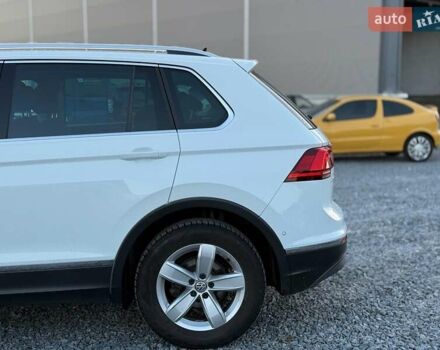 Білий Фольксваген Тігуан, об'ємом двигуна 2 л та пробігом 161 тис. км за 24880 $, фото 6 на Automoto.ua