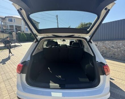 Білий Фольксваген Тігуан, об'ємом двигуна 2 л та пробігом 151 тис. км за 23000 $, фото 5 на Automoto.ua