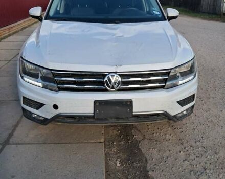 Белый Фольксваген Тигуан, объемом двигателя 2 л и пробегом 243 тыс. км за 13700 $, фото 2 на Automoto.ua