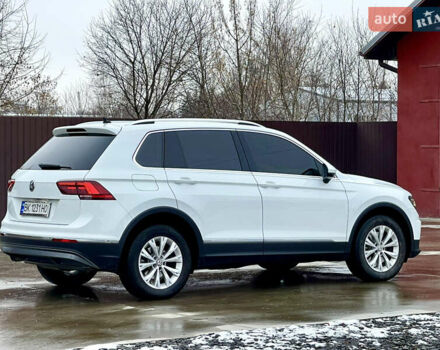 Белый Фольксваген Тигуан, объемом двигателя 2 л и пробегом 210 тыс. км за 23999 $, фото 27 на Automoto.ua