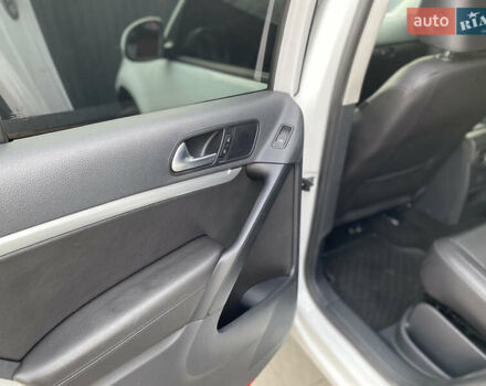 Білий Фольксваген Тігуан, об'ємом двигуна 1.98 л та пробігом 108 тис. км за 12699 $, фото 28 на Automoto.ua