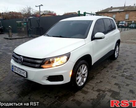 Белый Фольксваген Тигуан, объемом двигателя 2 л и пробегом 174 тыс. км за 15000 $, фото 2 на Automoto.ua