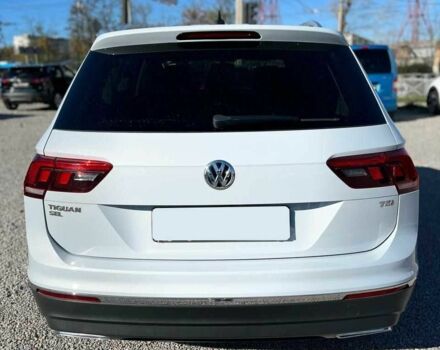 Білий Фольксваген Тігуан, об'ємом двигуна 2 л та пробігом 201 тис. км за 18600 $, фото 2 на Automoto.ua