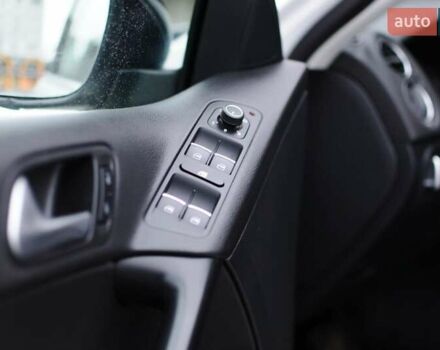 Белый Фольксваген Тигуан, объемом двигателя 1.98 л и пробегом 145 тыс. км за 14200 $, фото 37 на Automoto.ua