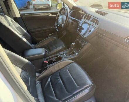 Білий Фольксваген Тігуан, об'ємом двигуна 1.98 л та пробігом 148 тис. км за 24000 $, фото 5 на Automoto.ua