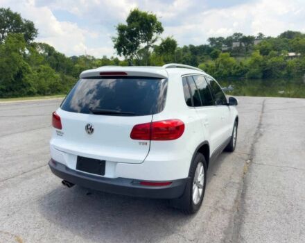 Белый Фольксваген Тигуан, объемом двигателя 2 л и пробегом 62 тыс. км за 8400 $, фото 5 на Automoto.ua