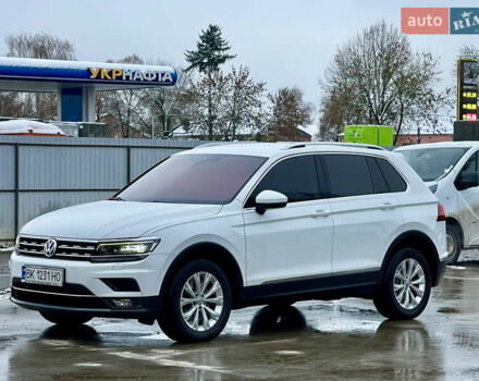 Белый Фольксваген Тигуан, объемом двигателя 2 л и пробегом 210 тыс. км за 23999 $, фото 23 на Automoto.ua
