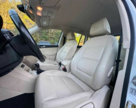 Белый Фольксваген Тигуан, объемом двигателя 2 л и пробегом 59 тыс. км за 10500 $, фото 9 на Automoto.ua