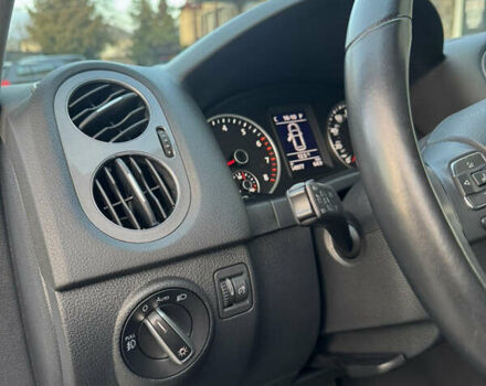 Белый Фольксваген Тигуан, объемом двигателя 2 л и пробегом 54 тыс. км за 15200 $, фото 54 на Automoto.ua