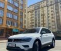Белый Фольксваген Тигуан, объемом двигателя 2 л и пробегом 182 тыс. км за 26200 $, фото 1 на Automoto.ua