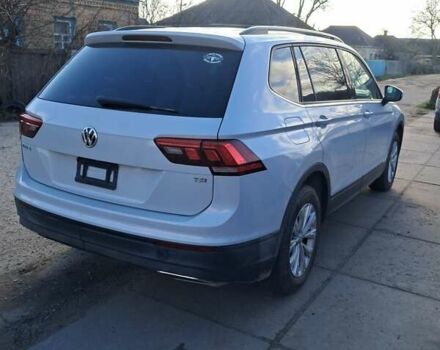 Белый Фольксваген Тигуан, объемом двигателя 2 л и пробегом 243 тыс. км за 13700 $, фото 4 на Automoto.ua