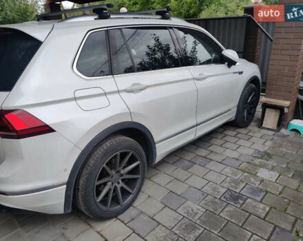 Белый Фольксваген Тигуан, объемом двигателя 1.97 л и пробегом 137 тыс. км за 28999 $, фото 3 на Automoto.ua