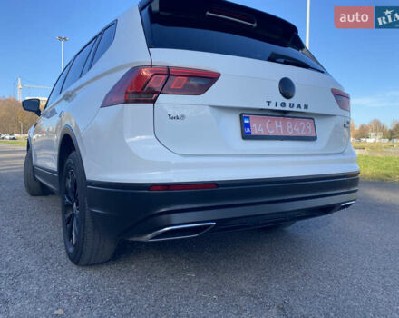 Белый Фольксваген Тигуан, объемом двигателя 2 л и пробегом 166 тыс. км за 14700 $, фото 19 на Automoto.ua