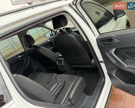 Білий Фольксваген Тігуан, об'ємом двигуна 1.98 л та пробігом 163 тис. км за 17500 $, фото 93 на Automoto.ua