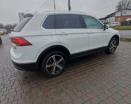 Белый Фольксваген Тигуан, объемом двигателя 1.98 л и пробегом 195 тыс. км за 25000 $, фото 2 на Automoto.ua