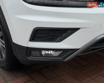 Білий Фольксваген Тігуан, об'ємом двигуна 1.98 л та пробігом 163 тис. км за 17500 $, фото 65 на Automoto.ua