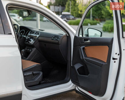 Білий Фольксваген Тігуан, об'ємом двигуна 2 л та пробігом 169 тис. км за 20900 $, фото 12 на Automoto.ua