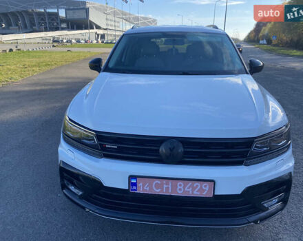 Белый Фольксваген Тигуан, объемом двигателя 2 л и пробегом 166 тыс. км за 14700 $, фото 4 на Automoto.ua