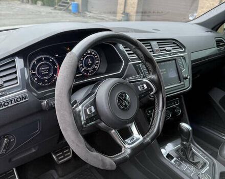 Белый Фольксваген Тигуан, объемом двигателя 1.97 л и пробегом 278 тыс. км за 25500 $, фото 27 на Automoto.ua