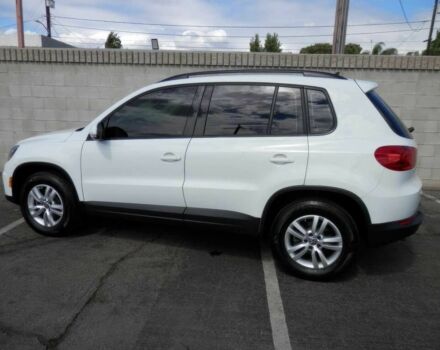Белый Фольксваген Тигуан, объемом двигателя 2 л и пробегом 61 тыс. км за 8000 $, фото 5 на Automoto.ua
