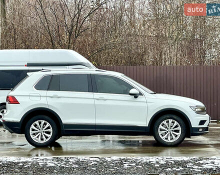Белый Фольксваген Тигуан, объемом двигателя 2 л и пробегом 210 тыс. км за 23999 $, фото 28 на Automoto.ua