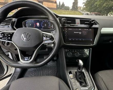 Белый Фольксваген Тигуан, объемом двигателя 2.01 л и пробегом 270 тыс. км за 21300 $, фото 3 на Automoto.ua