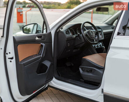 Білий Фольксваген Тігуан, об'ємом двигуна 2 л та пробігом 169 тис. км за 20900 $, фото 18 на Automoto.ua