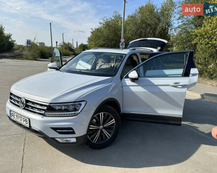 Белый Фольксваген Тигуан, объемом двигателя 2 л и пробегом 67 тыс. км за 26500 $, фото 2 на Automoto.ua