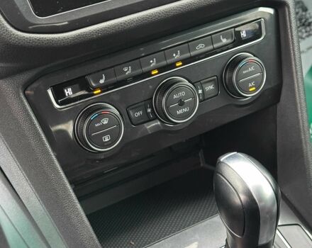 Белый Фольксваген Тигуан, объемом двигателя 2 л и пробегом 99 тыс. км за 18450 $, фото 14 на Automoto.ua