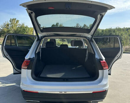 Белый Фольксваген Тигуан, объемом двигателя 2 л и пробегом 67 тыс. км за 26500 $, фото 10 на Automoto.ua