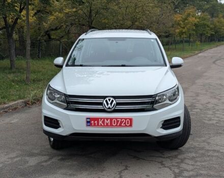 Белый Фольксваген Тигуан, объемом двигателя 2 л и пробегом 138 тыс. км за 12700 $, фото 1 на Automoto.ua