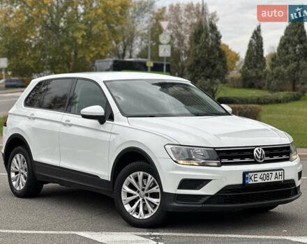Білий Фольксваген Тігуан, об'ємом двигуна 2 л та пробігом 144 тис. км за 19500 $, фото 2 на Automoto.ua
